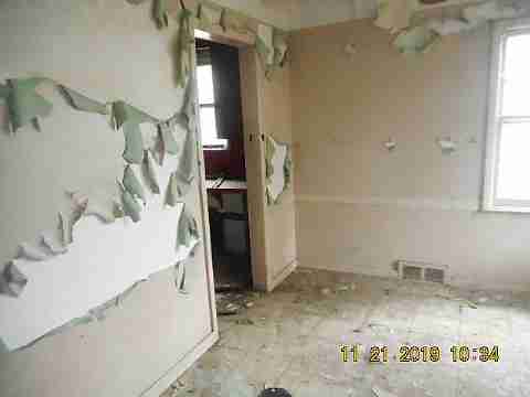 18600 Riverview (16)_m.jpg